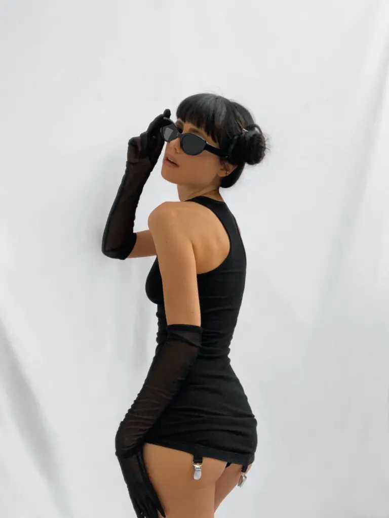 שירה תשגע אותך – תמונה ראשית – דירה דיסקרטית בדירות דיסקרטיות בהוד השרון