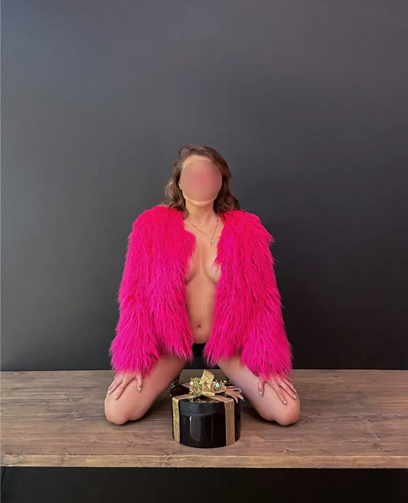 עיסוי חושני ופרוע – תמונה ראשית – דירה דיסקרטית בדירות דיסקרטיות בפתח תקווה