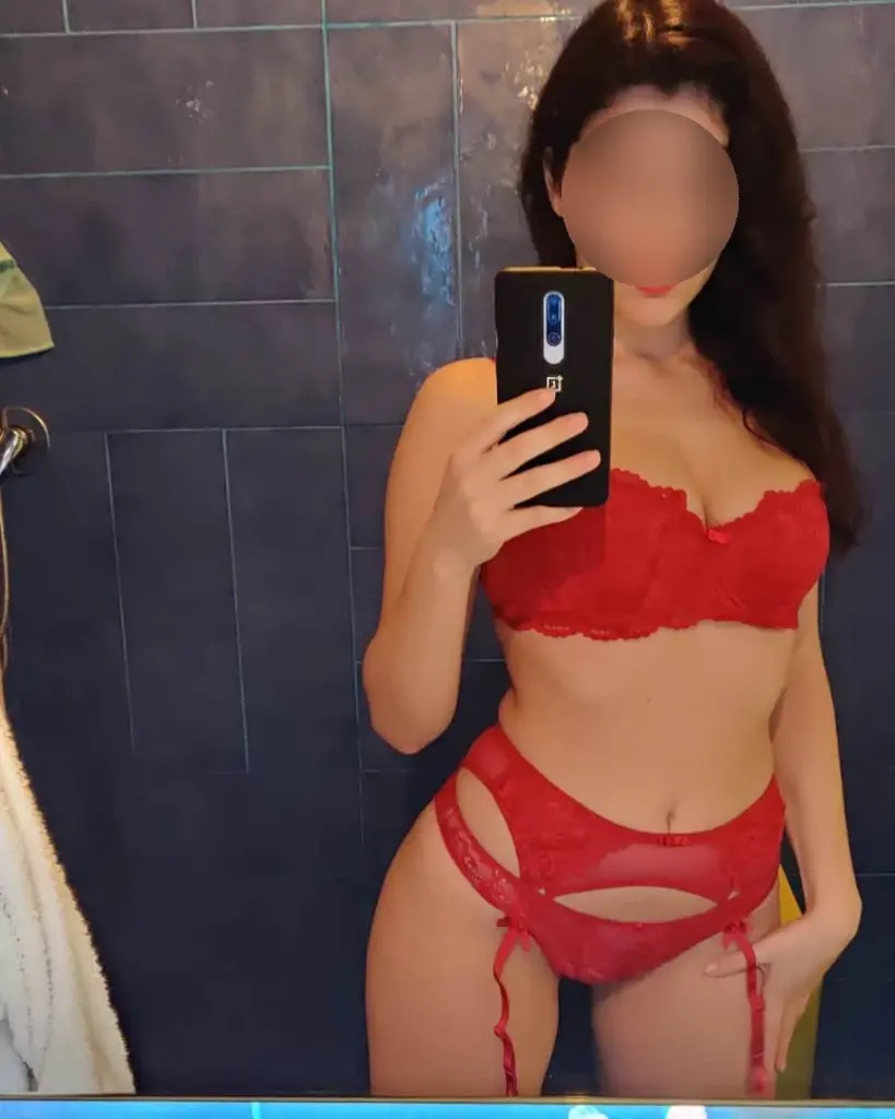 פיתוי מלוכלך עמוק – תמונה ראשית – דירה דיסקרטית בדירות דיסקרטיות בראש העין