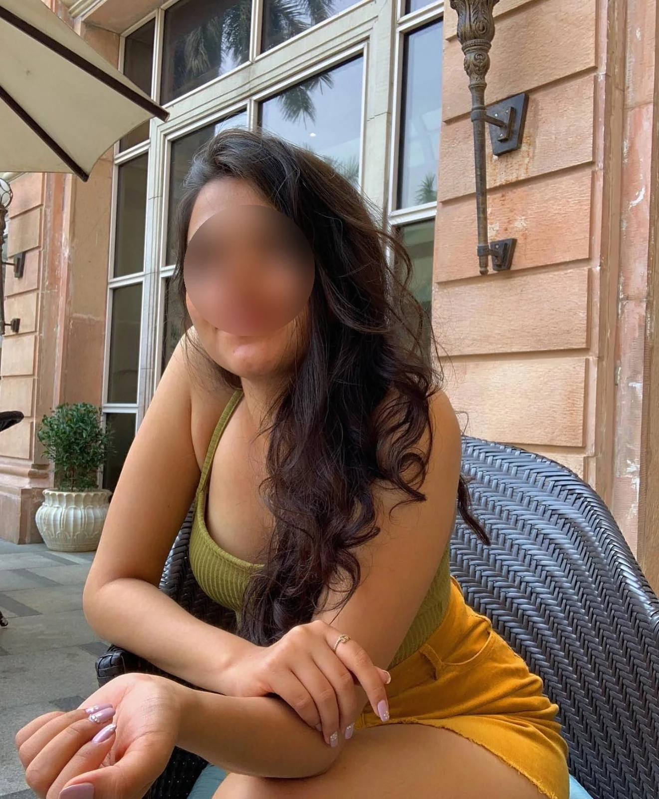 אורלי גם שובבה וגם יפה – תמונה ראשית – דירה דיסקרטית בתל אביב