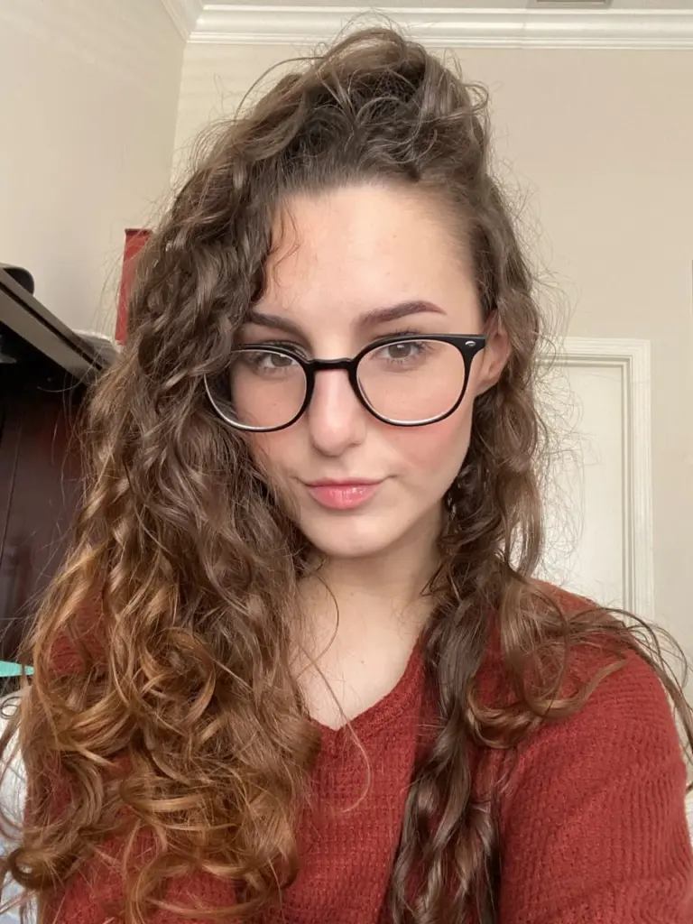 ליאנה מחכה רק לך – תמונה ראשית – דירה דיסקרטית בבת ים