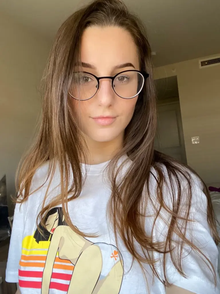 ליאנה מחכה רק לך – תמונה נוספת – דירה דיסקרטית בבת ים